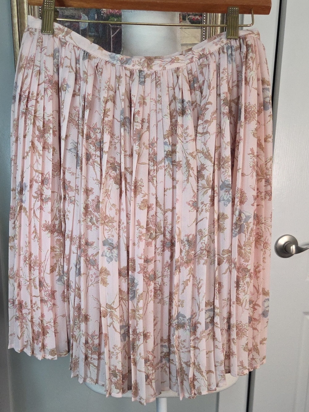 Pleated Floral Midi Skirt - Light Pink